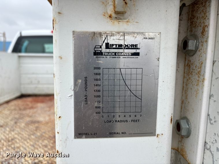 image for item DW7256 2014 Chevrolet Silverado 2500HD utility bed pickup truck