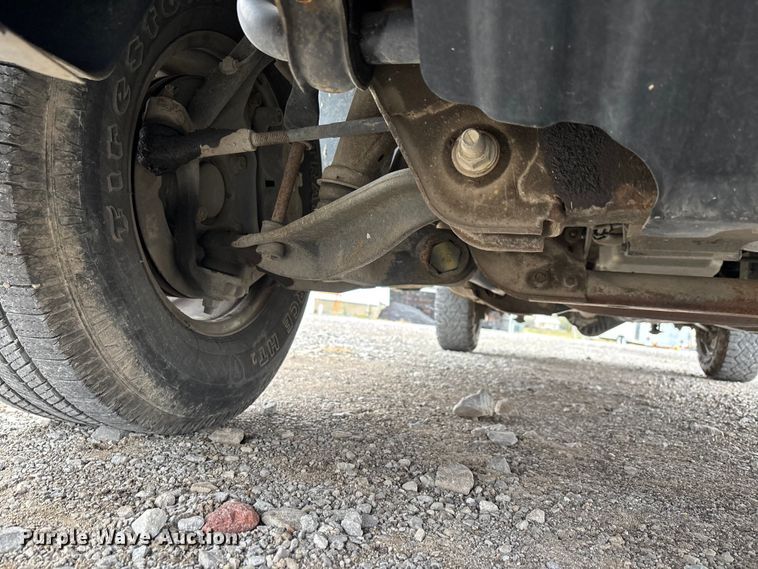 image for item DW7256 2014 Chevrolet Silverado 2500HD utility bed pickup truck