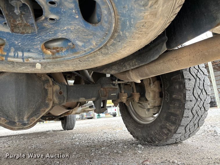 image for item DW7256 2014 Chevrolet Silverado 2500HD utility bed pickup truck