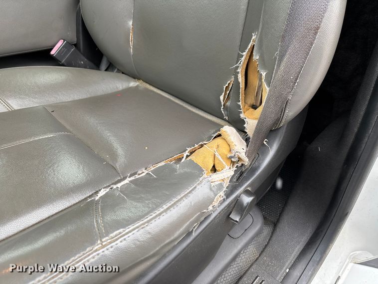 image for item DW7256 2014 Chevrolet Silverado 2500HD utility bed pickup truck