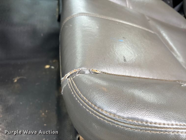 image for item DW7256 2014 Chevrolet Silverado 2500HD utility bed pickup truck