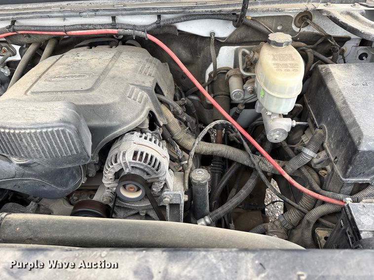 image for item DW7256 2014 Chevrolet Silverado 2500HD utility bed pickup truck