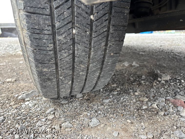 image for item DW7256 2014 Chevrolet Silverado 2500HD utility bed pickup truck