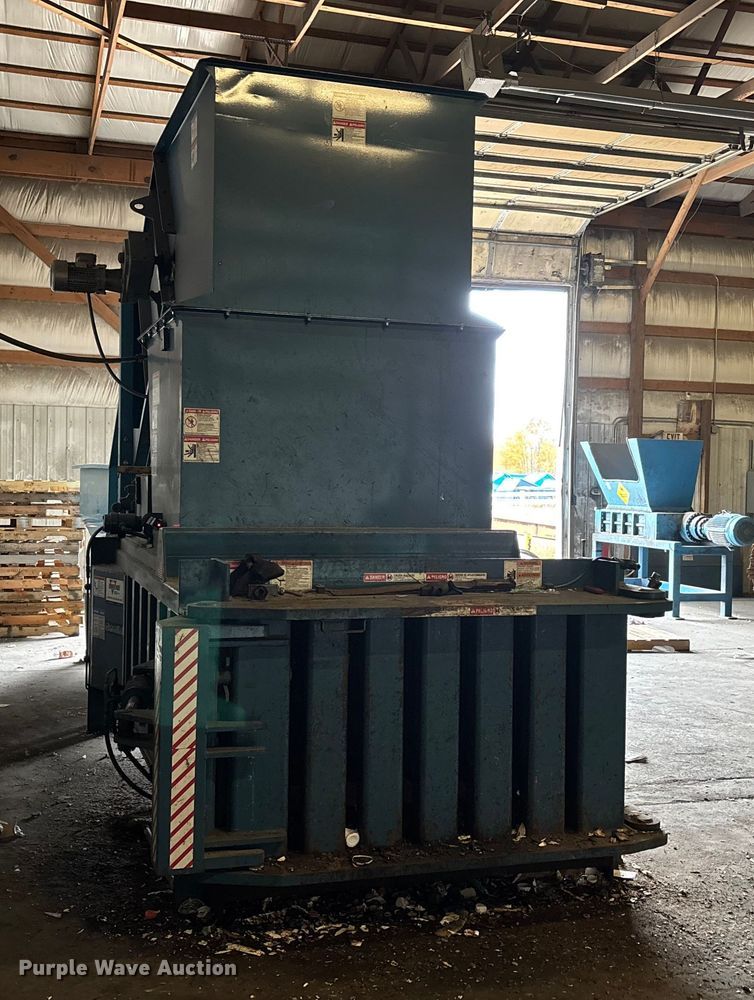 image for item DW7259 2020 Marathon Gemini 3560 trash compactor