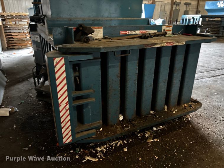 image for item DW7259 2020 Marathon Gemini 3560 trash compactor