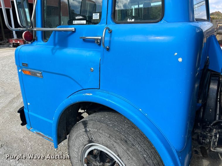 image for item DX1494 1990 Ford C8000 flatbed truck