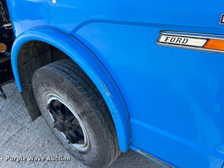 image for item DX1494 1990 Ford C8000 flatbed truck