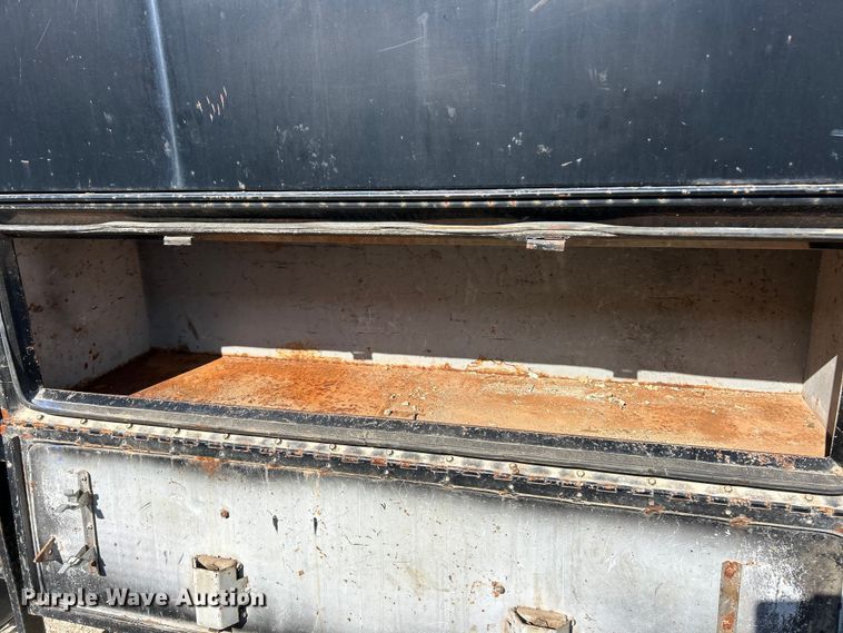 image for item DX1494 1990 Ford C8000 flatbed truck