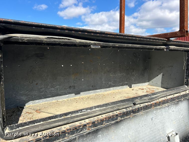 image for item DX1494 1990 Ford C8000 flatbed truck