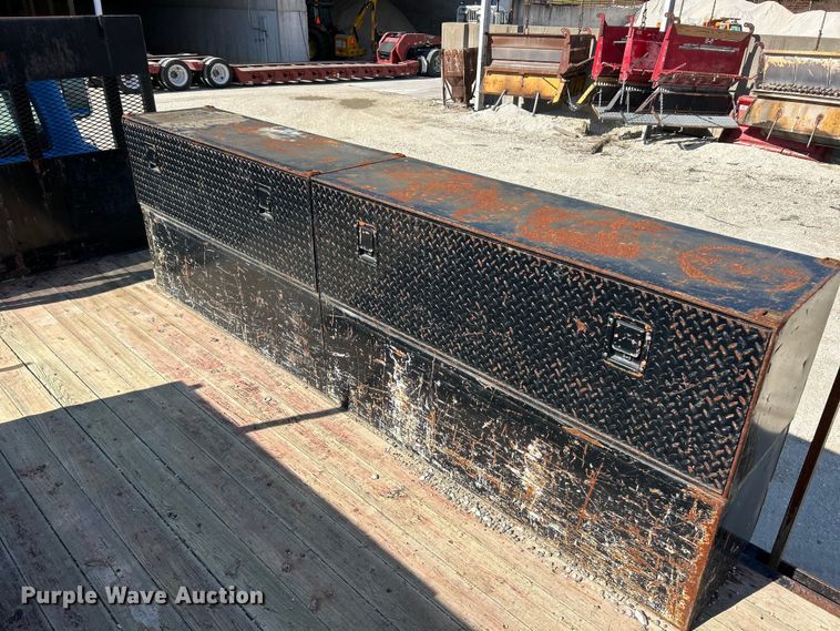 image for item DX1494 1990 Ford C8000 flatbed truck