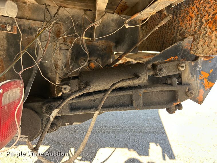 image for item DX1494 1990 Ford C8000 flatbed truck