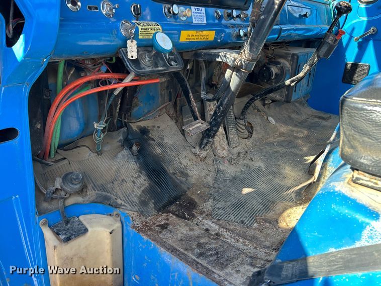 image for item DX1494 1990 Ford C8000 flatbed truck