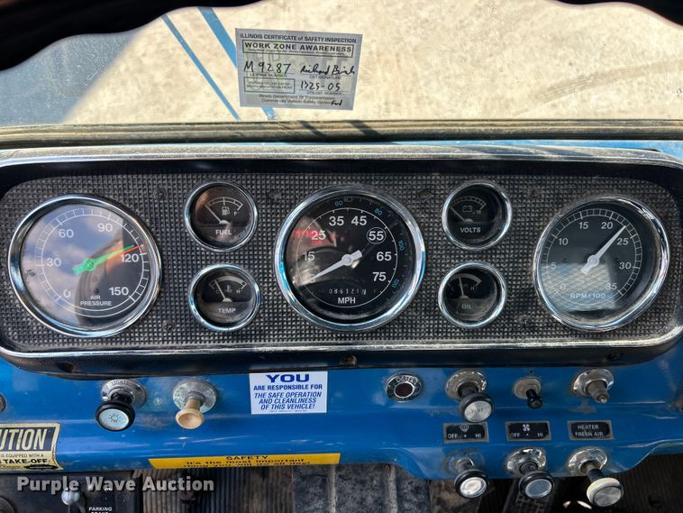 image for item DX1494 1990 Ford C8000 flatbed truck