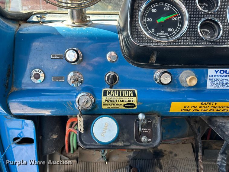 image for item DX1494 1990 Ford C8000 flatbed truck