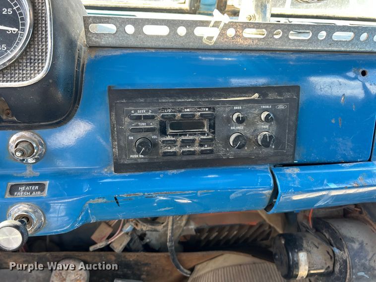 image for item DX1494 1990 Ford C8000 flatbed truck