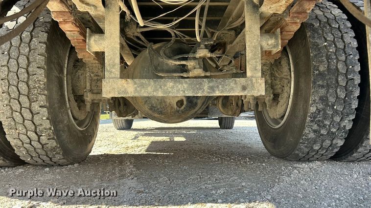 image for item DX1494 1990 Ford C8000 flatbed truck