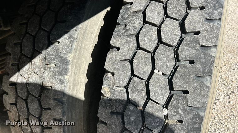 image for item DX1494 1990 Ford C8000 flatbed truck