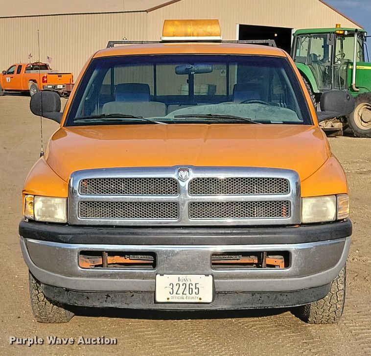 image for item DX6586 1999 Dodge Ram 1500 pickup truck