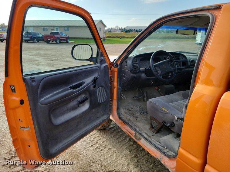 image for item DX6586 1999 Dodge Ram 1500 pickup truck