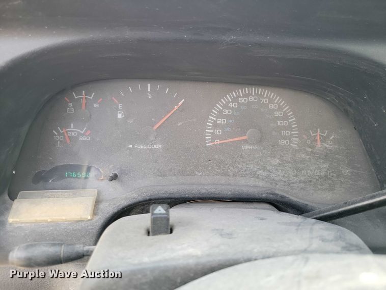 image for item DX6586 1999 Dodge Ram 1500 pickup truck