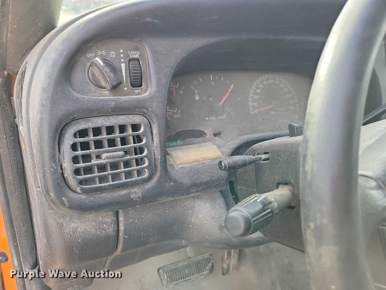 image for item DX6586 1999 Dodge Ram 1500 pickup truck