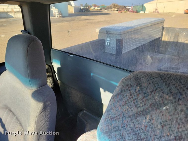 image for item DX6587 2003 Chevrolet  S10 Ext. Cab pickup truck