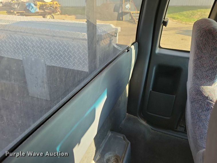 image for item DX6587 2003 Chevrolet  S10 Ext. Cab pickup truck