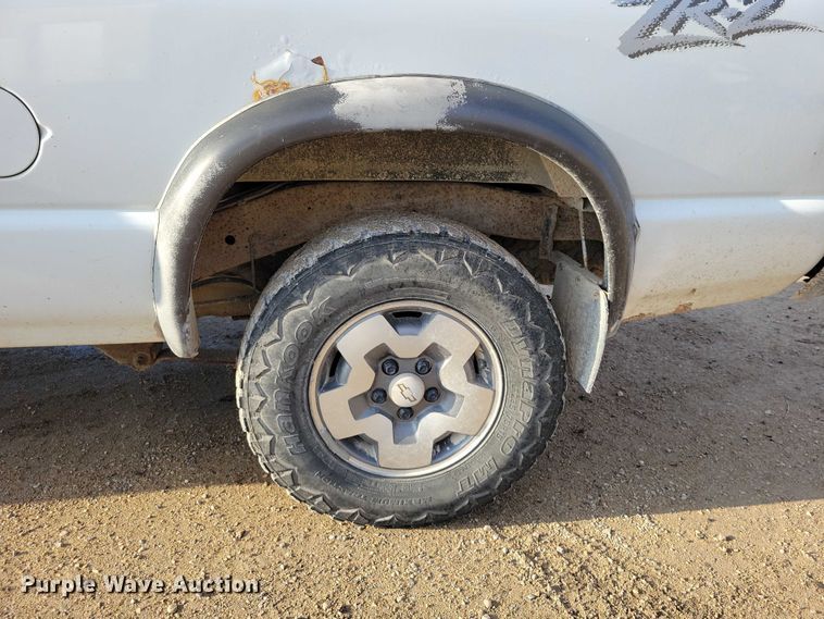 image for item DX6587 2003 Chevrolet  S10 Ext. Cab pickup truck