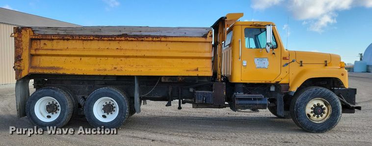 image for item DX6588 1998 International  2554 dump truck