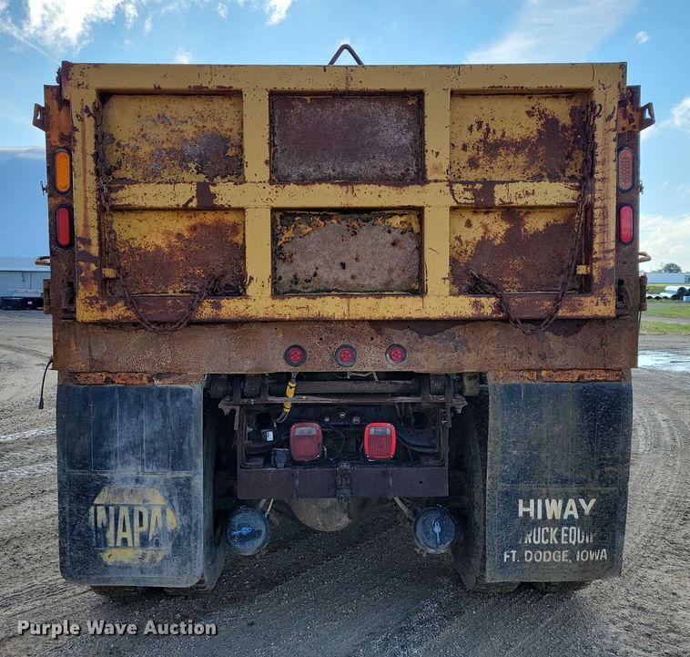 image for item DX6588 1998 International  2554 dump truck