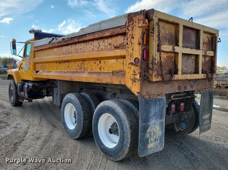 image for item DX6588 1998 International  2554 dump truck