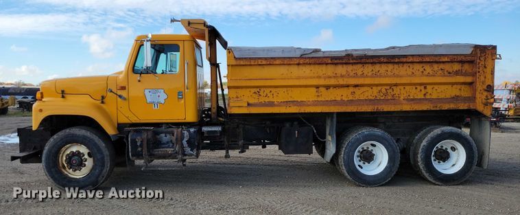 image for item DX6588 1998 International  2554 dump truck