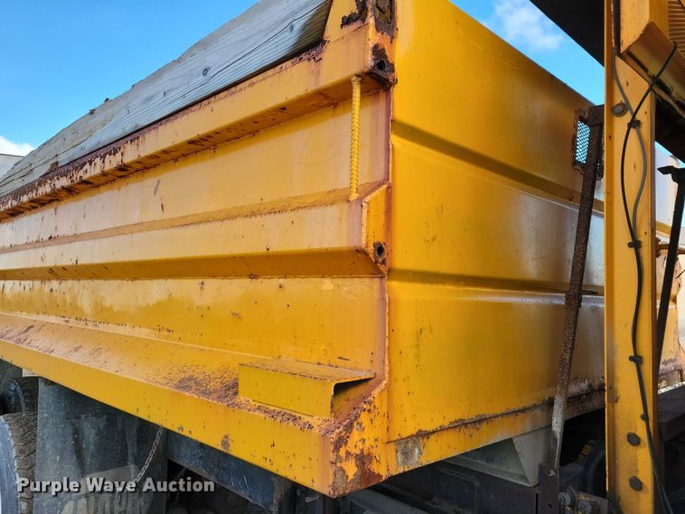 image for item DX6588 1998 International  2554 dump truck