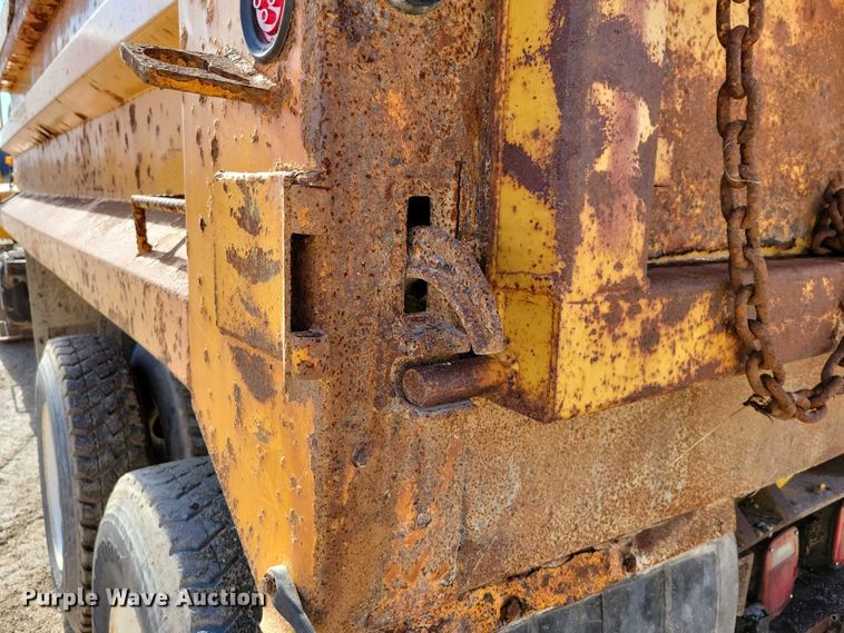 image for item DX6588 1998 International  2554 dump truck