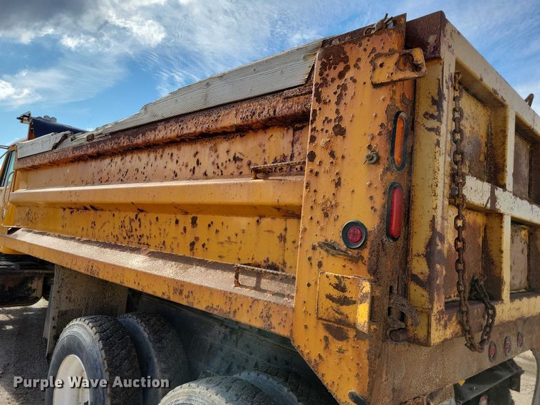image for item DX6588 1998 International  2554 dump truck