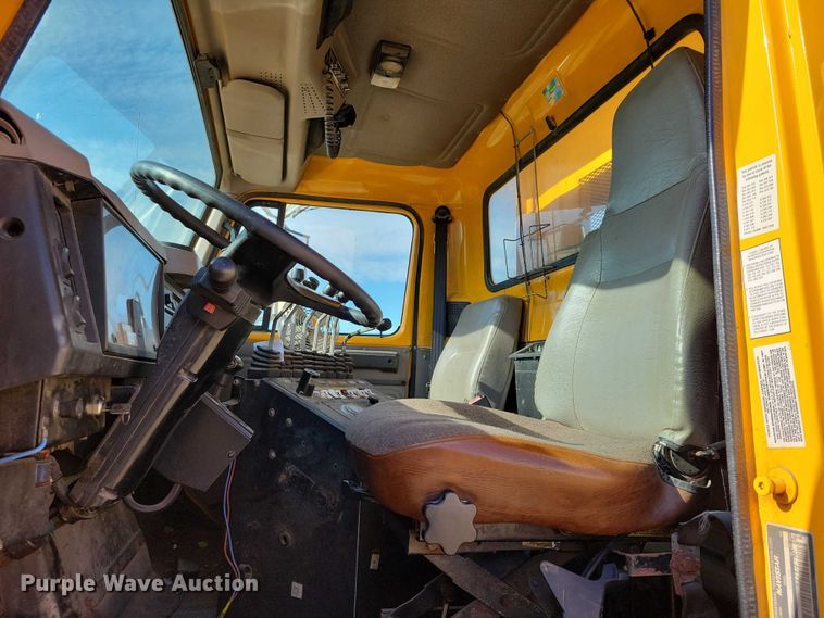 image for item DX6588 1998 International  2554 dump truck