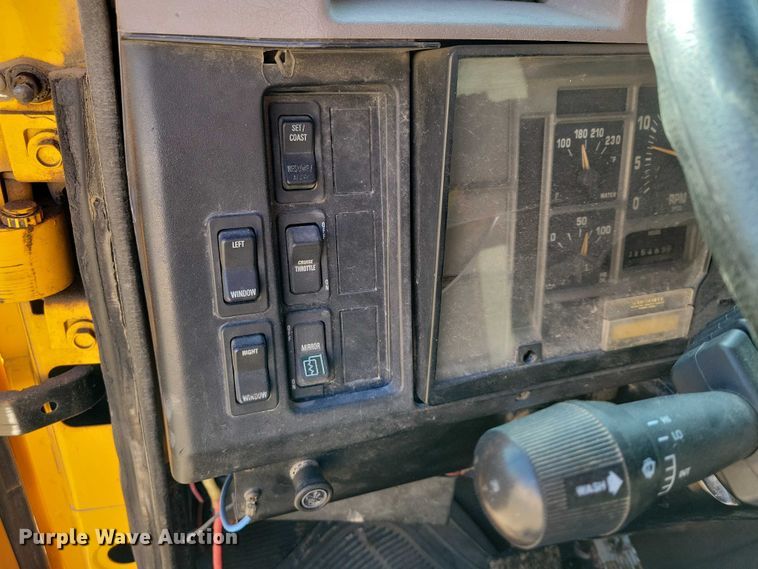 image for item DX6588 1998 International  2554 dump truck