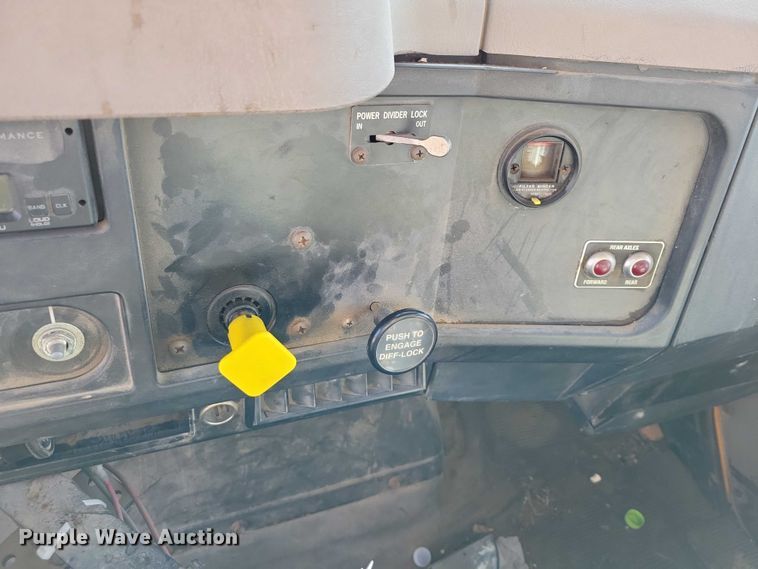 image for item DX6588 1998 International  2554 dump truck