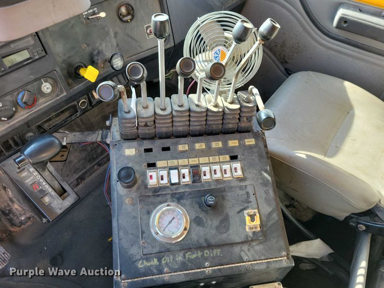 image for item DX6588 1998 International  2554 dump truck