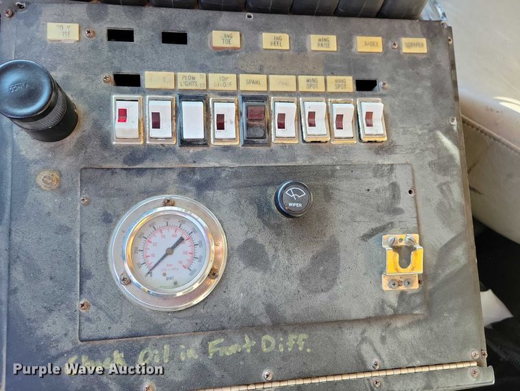 image for item DX6588 1998 International  2554 dump truck