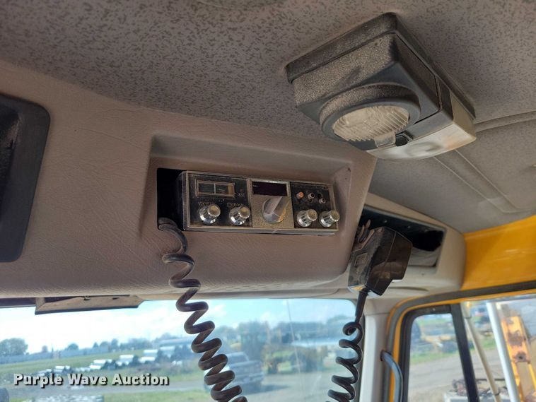 image for item DX6588 1998 International  2554 dump truck