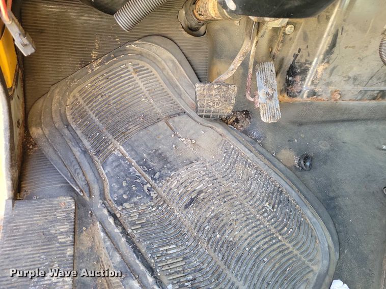 image for item DX6588 1998 International  2554 dump truck