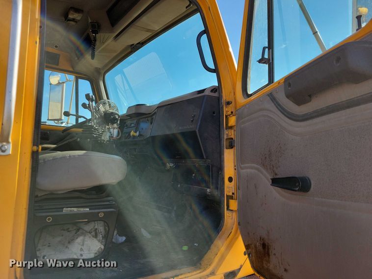 image for item DX6588 1998 International  2554 dump truck