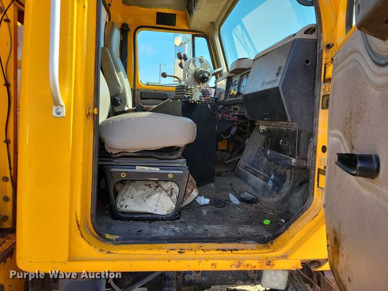 image for item DX6588 1998 International  2554 dump truck