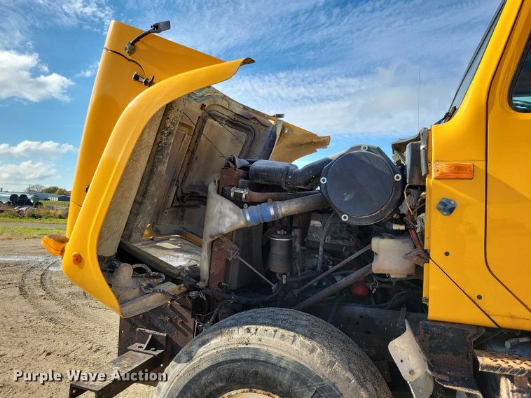 image for item DX6588 1998 International  2554 dump truck