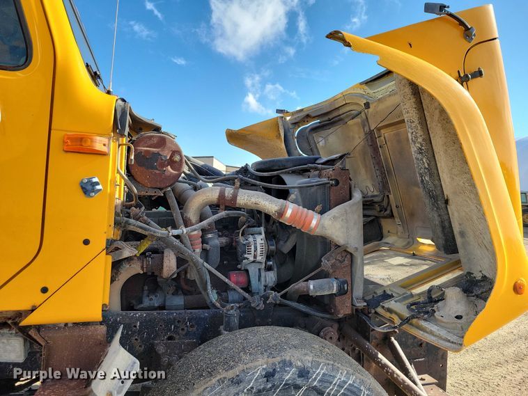 image for item DX6588 1998 International  2554 dump truck