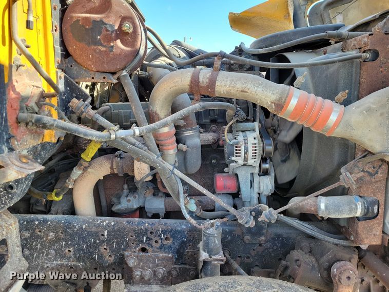 image for item DX6588 1998 International  2554 dump truck