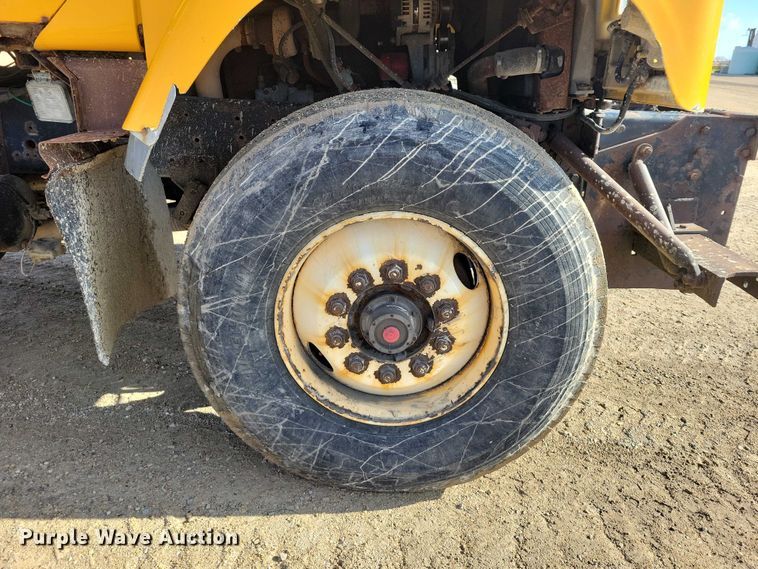 image for item DX6588 1998 International  2554 dump truck