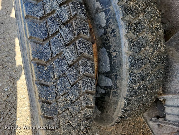 image for item DX6588 1998 International  2554 dump truck