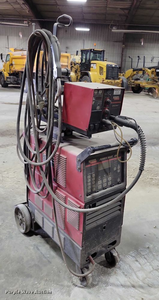 image for item DX6589 Lincoln Powerwave 450 welder